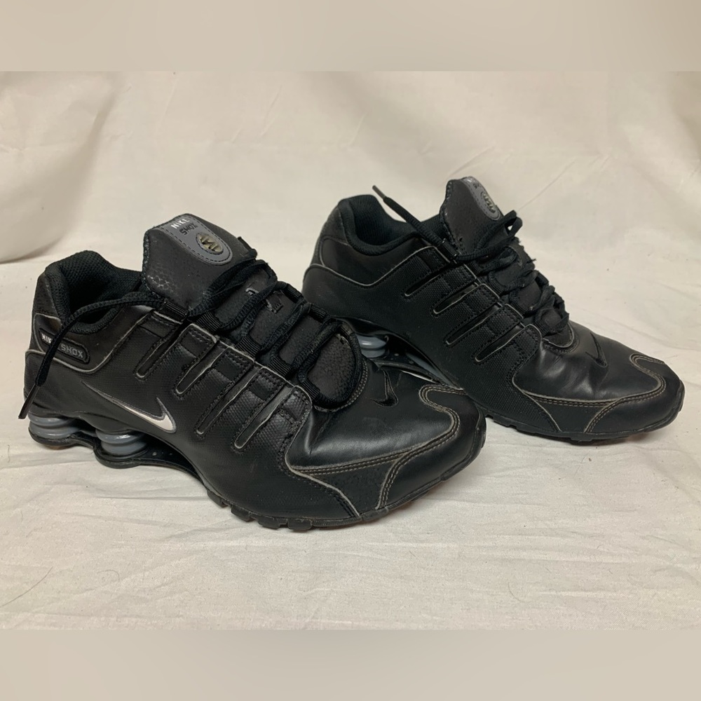 NIKE SHOX NZ MENS RUNNING SHOES 378341-019 Size 8 Black On Black M 2010